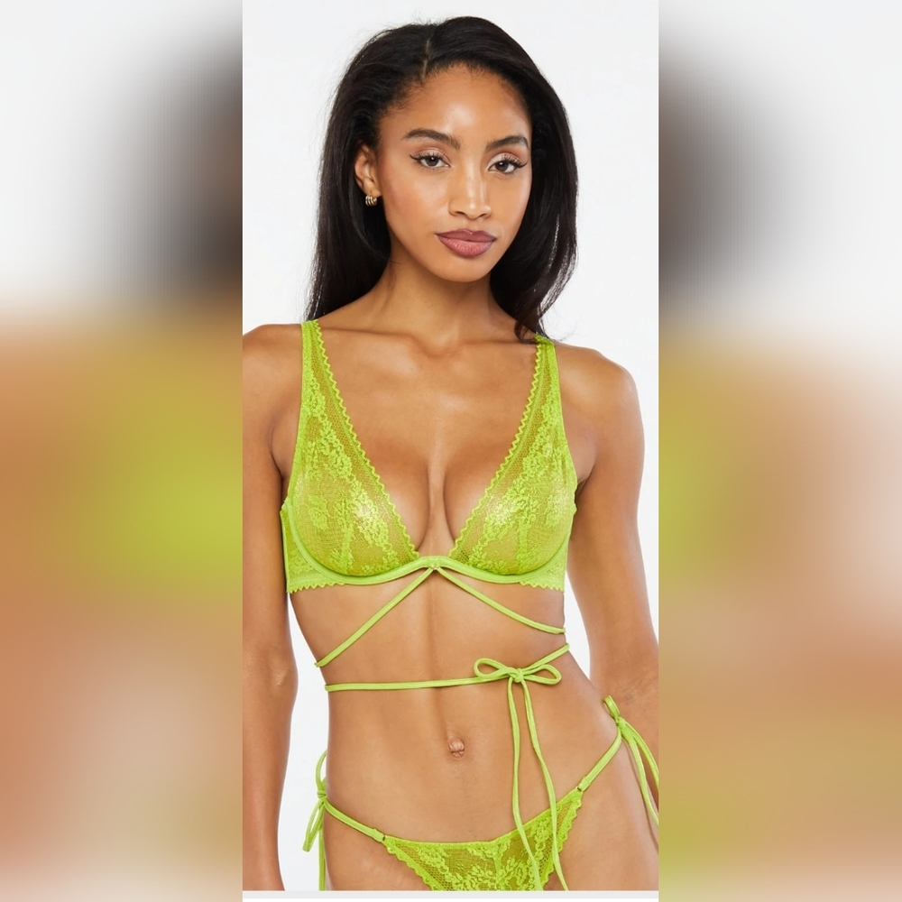 Savage Fenty SEALED! NWT! Caged Lace Unlined Bra w/Tie in Fuji Apple Green. 38DD